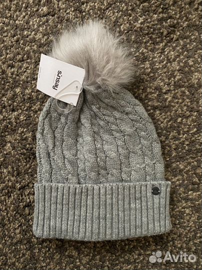 Шапки Новые от 8 лет до взрослого