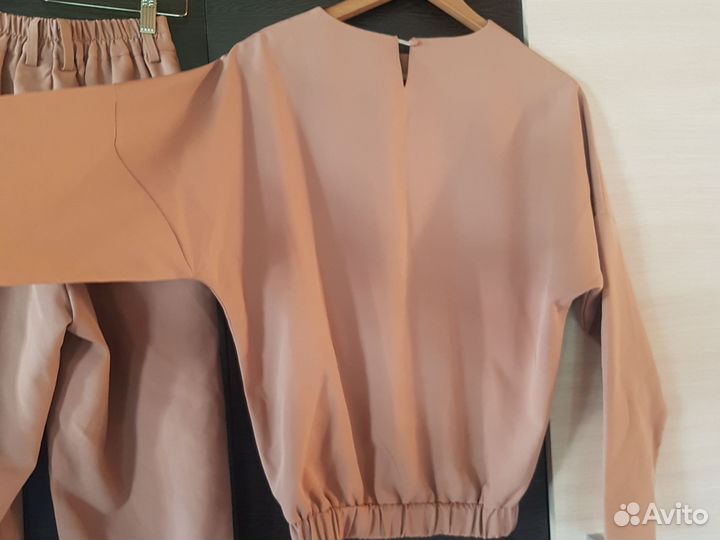 Брючный костюм женский 42 44