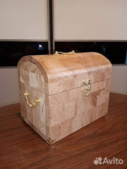 Шкатулка сундучок
