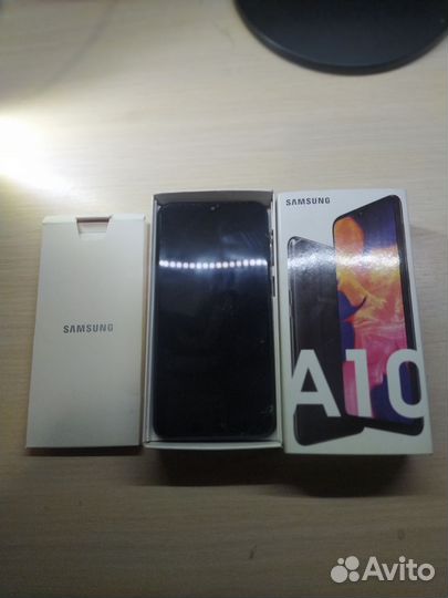 Samsung Galaxy A10, 2/32 ГБ