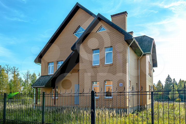 Дом 423 м² на участке 18,7 сот.