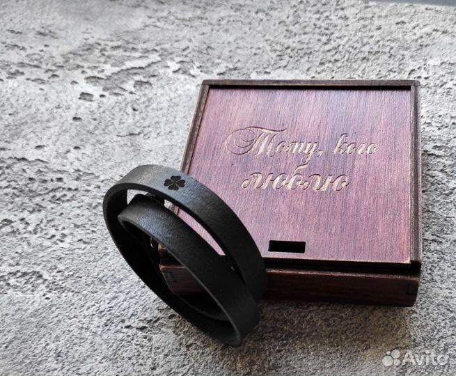 Кожаный браслет