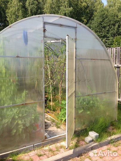 Теплица с автоматическим проветриванием