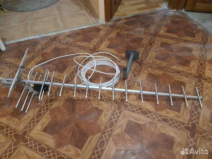 Новая антенна, кронштейн, кабель