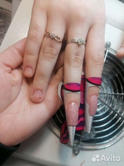 Наращивание ногтей