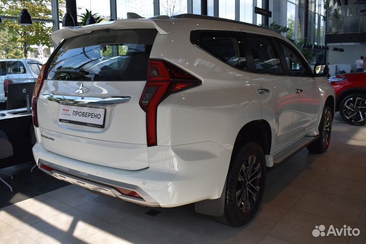 Mitsubishi Montero Sport 3.0 AT, 2023