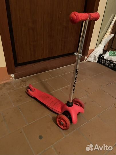 Самокат трехколесный