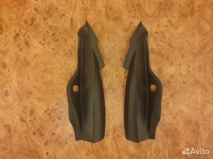 Накладка молдинга водослива Mitsubishi Grandis