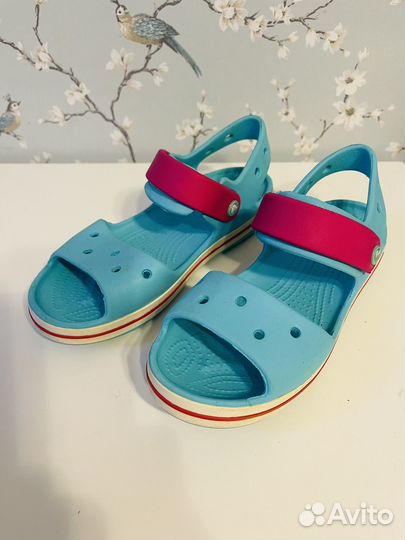 Сандалии Crocs J2