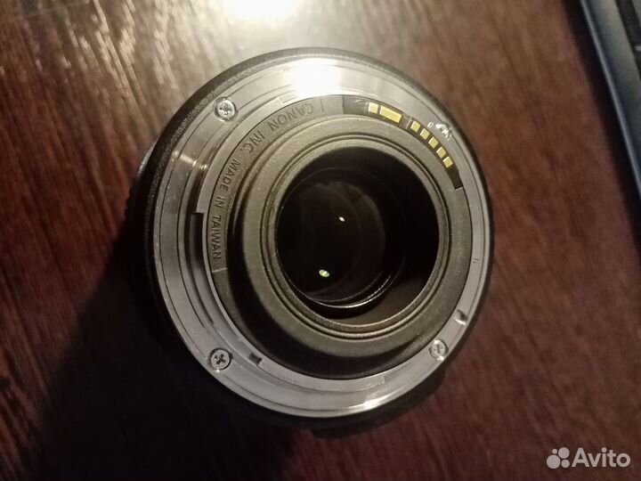 Объектив Canon EF-S 18-135 IS