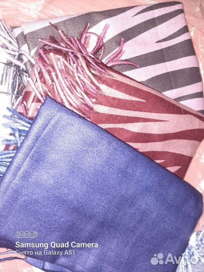 Шарфы и палантины в трёх цветах