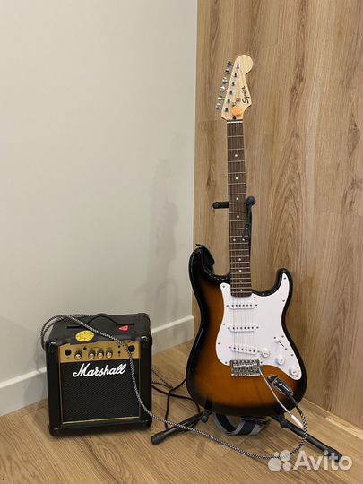 Гитара fender squier + комбо усилить marshall