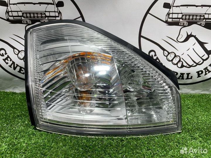 Габарит передний левый Toyota Land Cruiser Prado