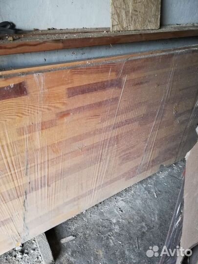 Двери новые деревянные, на железном каркасе внутри