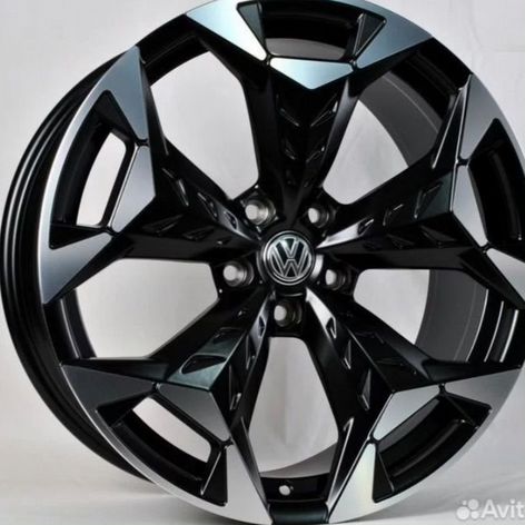 Литые диски Powcan 8×R18 5×112