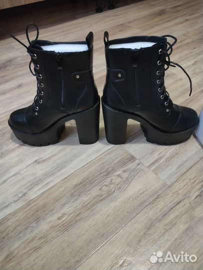 Ботинки на каблуке