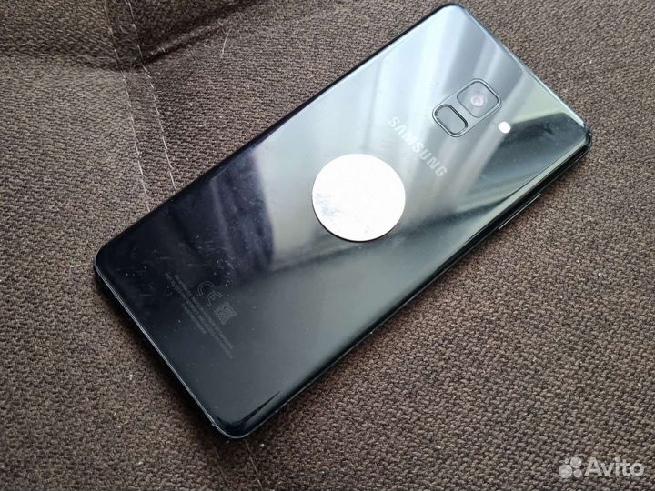 Samsung Galaxy A8+, 4/64 ГБ