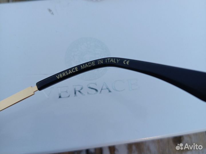 Солнцезащитные очки женские versace