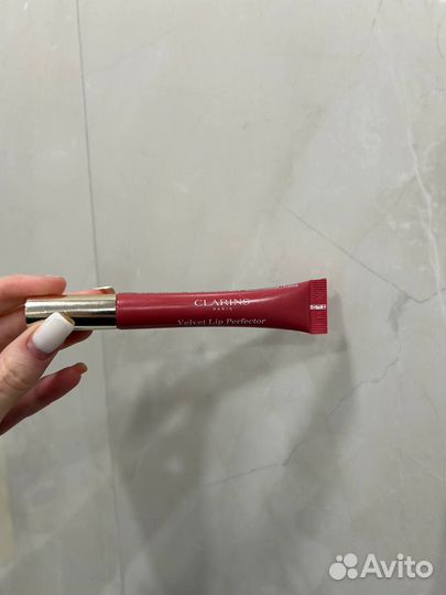 Матовый бальзам для губ clarins velvet lip perfect