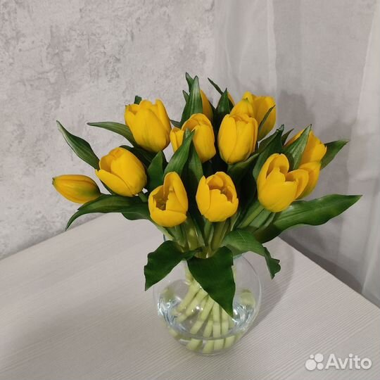 Букет искусственных тюльпанов с имитацией воды