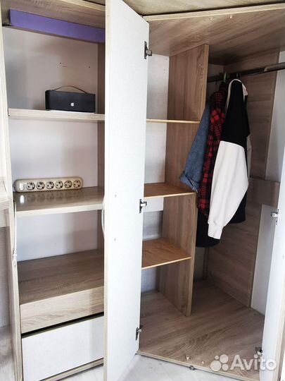 Кровать- чердак со встроенной мебелью