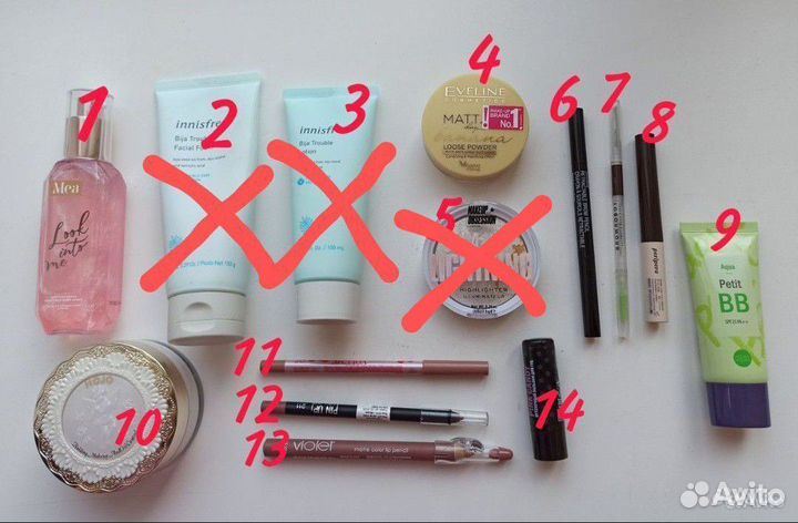 Набор косметики - уход и макияж