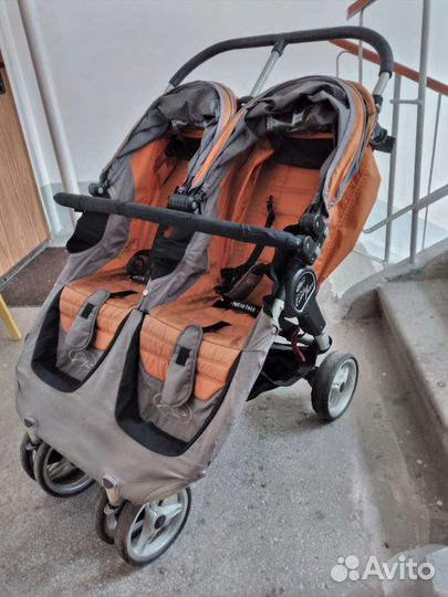 Коляска для двойни baby jogger city mini