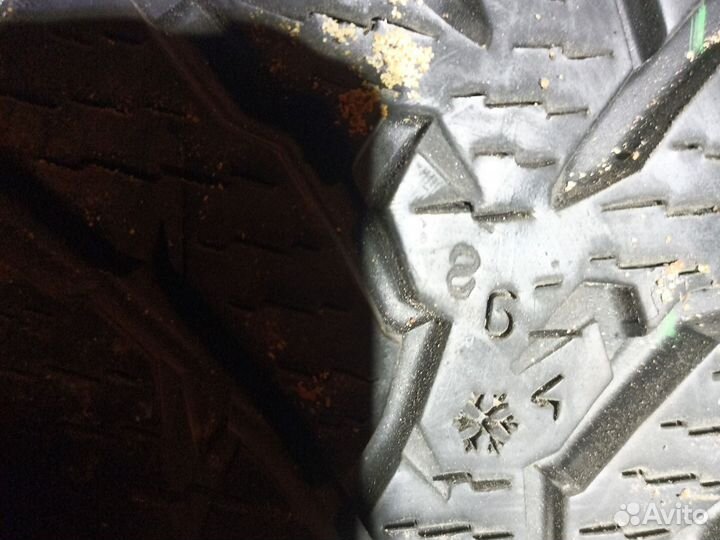 Nokian Tyres W 275/35 R20 102T
