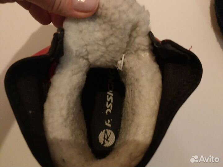 Лыжные ботинки