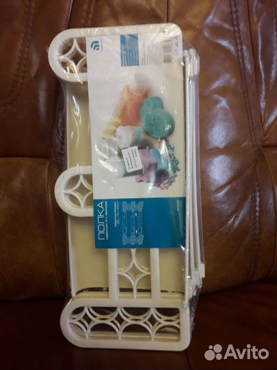 Полка навесная 3 - х ярусная полимербыт новая