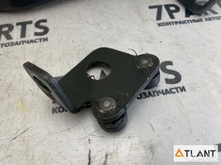 Ролик раздвижной двери задний левый mitsubishi DEL