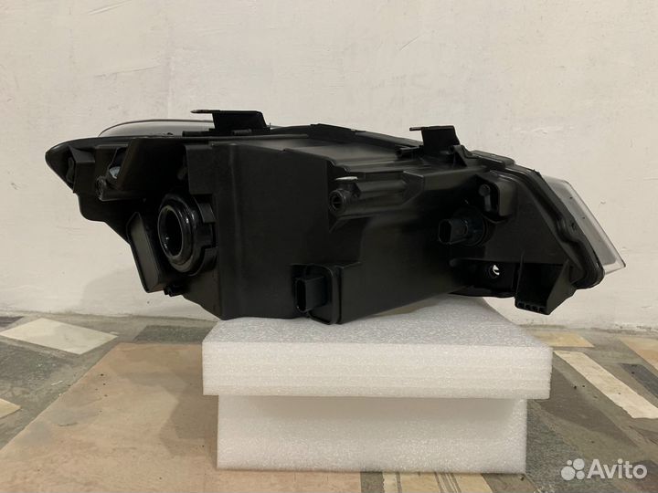 Volkswagen Polo 10- Фара левая 614