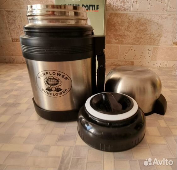 Термос вакуумный с ручкой 0.6