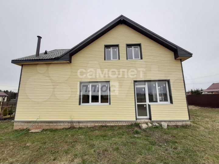 Дом 158 м² на участке 11 сот.