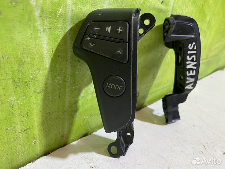 Кнопка руля левая правая Toyota Avensis T250