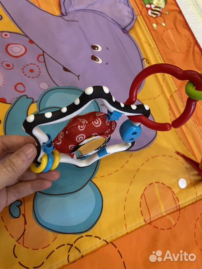 Развивающий музыкальный коврик tiny love