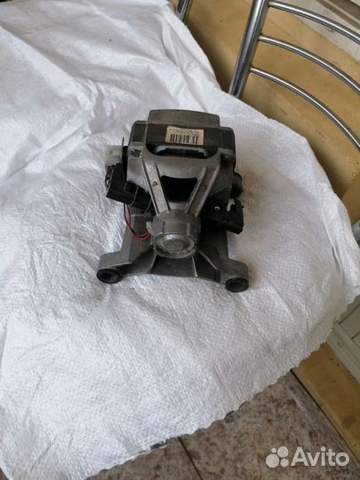 Двигатель от стиральной машины, (Италия) б/у