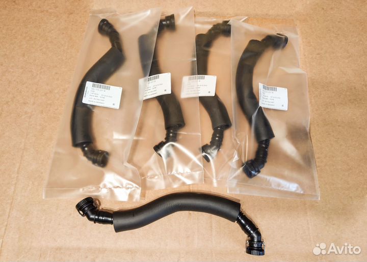 Шланг вентиляции картерных газов VAG 06J103221B