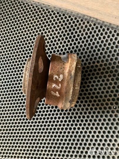 Ступица задняя Mercedes S 500 4Matic W221 273 968