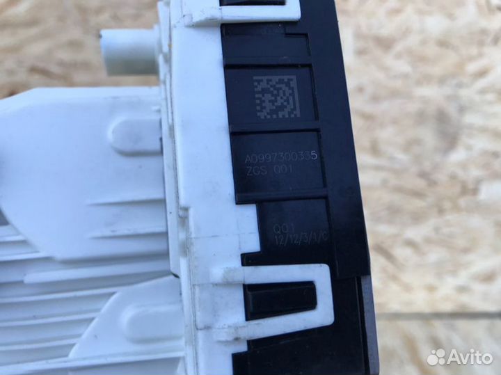 Замок двери задний левый Mercedes-Benz C W204 1.8