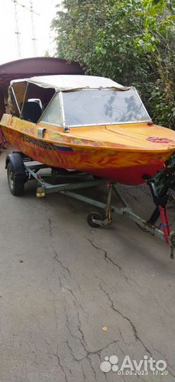 Моторная лодка Крым с мотором