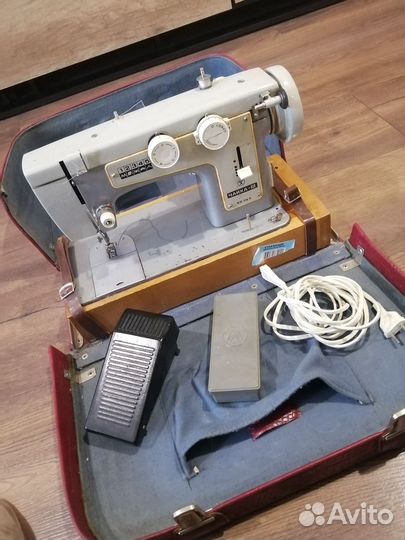 Швейная машина Чайка 3