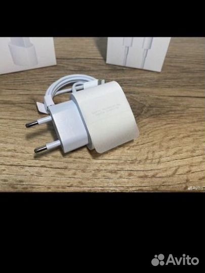 Зарядка на iPhone 20w