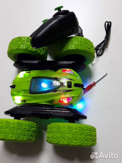 Машинка на радиоуправлении трюковая