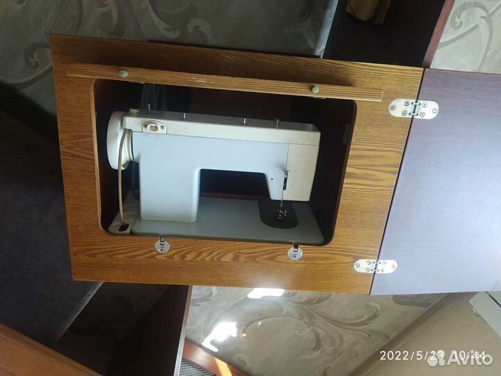 Швейная машинка Чайка 134