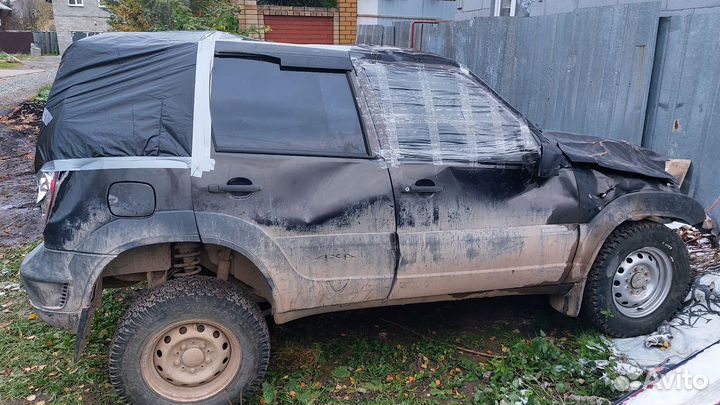 Chevrolet Niva 1.7 МТ, 2013, битый, 72 000 км