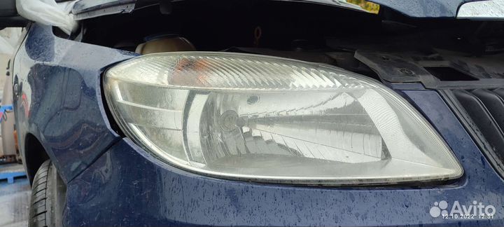Фара Шкода Фабия 2 разбор авто
