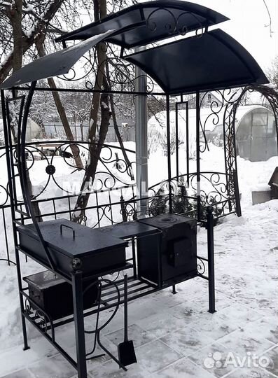Мангал с крышей