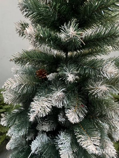 Ель искуственная заснеженная