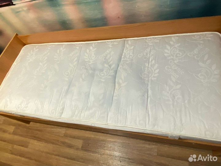 Детская кровать от 3 лет с матрасом бу